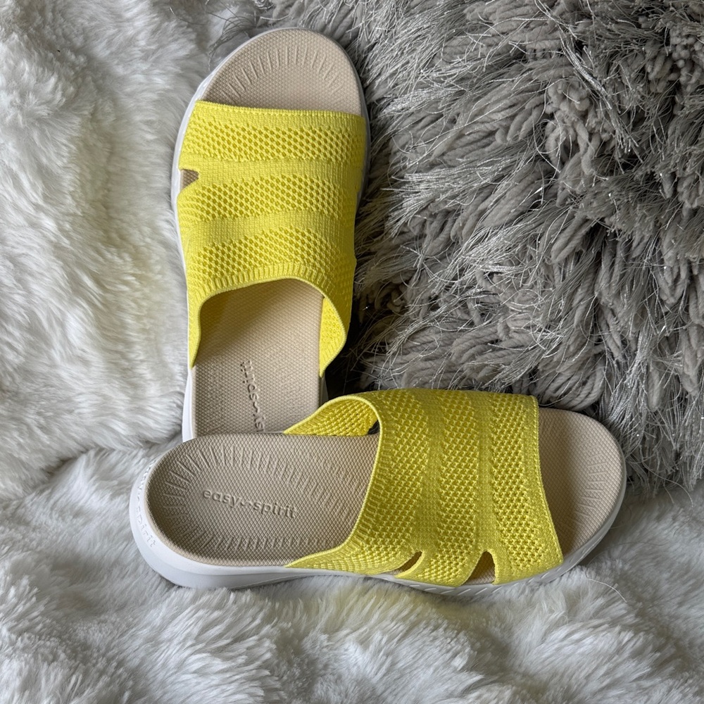 NWOT Easy Spirit  Yellow Slide Sandals